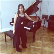 Clases de piano para jóvenes, adultos, adultos mayores, etc. Orientado al piano clásico en conjunto con armonía, solfeo y teoría