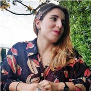 Propongo lezioni di inglese di vario genere in base all'obiettivo del richiedente. Si può trattare di conversazione, grammatica, writing o listening. Le lezioni sono settate in base al livello e allo  scope . Ho 28 anni e sono flessibile sugli spostamenti