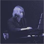 Offro lezioni di pianoforte jazz indirizzate a chiunque abbia voglia di approcciarsi per la prima volta a questo mondo
