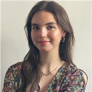 Profesora de apoyo para niños en inglés. Soy una estudiante de doble grado 100% en inglés y me saque el C1 hace mas de 2 años