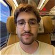 Soy un chico a punto de acabar el máster de Profesorado en la especializacion de Procesos y Medios de Comunicación