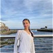 Studentessa italiana madrelingua francese e italiano, disponibile per lezioni di francese online qualsiasi livello. 