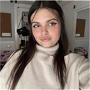 Profesora joven de inglés con titulación de B2 y gran habilidad con los niños