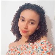 Professora de piano, ensina a qualquer idade