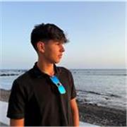 Español nativo con buena capacidad de comunicación, gran conocimiento de la lengua y muchas ganas de enseñar el idioma.