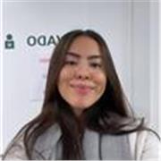 Me defino por ser una persona empática y resiliente. Dispuesta a ayudarte!