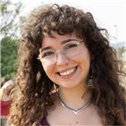 Estudié en el conservatorio Cristóbal de Morales. Licenciada en grado elemental, estudios profesionales comenzados 