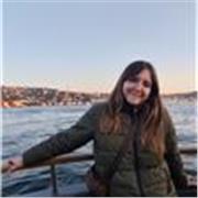 Profesora de secundaria, da clases de matemáticas, ciencias e inglés