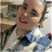 Maestra de educación infantil que estudia educación infantil en la universidad y puede ayudar a la lectura en la edad de 3-6 años.