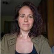 Docente licenciada en biología con más de 10 años de experiencia