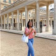 Je suis etudiante en pharmacie et je vous propose des cours de maths et d'anglais en parallèles de mes études