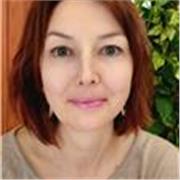 Sono madrelingua russa e insegno sia russo che italiano, in italiano ho il livello di madrelingua parlo perfettamente e senza alcun accento. 