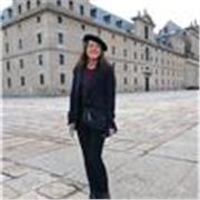 Profesora de Historia, Historia del arte, Lengua castellana y literatura e inglés paciente y amable.