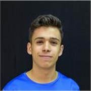 Estudiante de inglés con certificado B2 (y cursando C2) que busca impartir clases durante las vacaciones de verano.