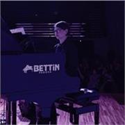 Insegnante di Pianoforte laureata in Italia e all'estero con esperienza professionale offre lezioni di Pianoforte e solfeggio a domicilio