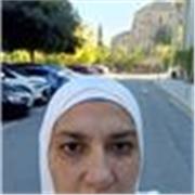 Soy profesora de árabe e inglés. También soy capaz de hacer clases virtuales.