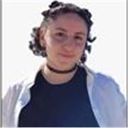 Estudiante de Sociología de tercer año con experiencia habilidades de lectura y escritura. 