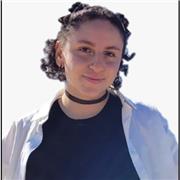 Estudiante de Sociología de tercer año con experiencia habilidades de lectura y escritura.