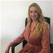 Varios idiomas, vivencias en extranjero, hago que sea fácil y divertido