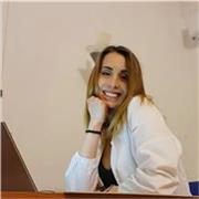 Biologa offre lezioni di biologia e chimica per i ragazzi delle superiori e matematica per ragazzi delle medie
