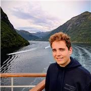 Estudiante de ingenieria da clases particulares de matematicas