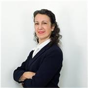 Maestra de apoyo escolar para adolescentes y jóvenes preuniversitarios