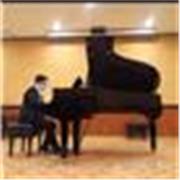 Profesor de Piano con 2 años de experiencia como docente y más de 10 años como interprete. Especializado en clases personalizadas