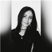 Maestra en artes plásticas con experiencia en docencia para todo público