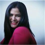 Profesora de inglés con capacidad para atender toda clase de alumnos. 