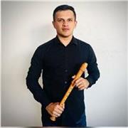 Profesor de Apoyo Escolar. Licenciado en Música y Concertista de Flauta de Pico