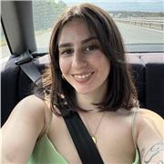 Estudiante de último curso del grado de Estudios ingleses se ofrece a dar clases de repaso para cualquier curso o título oficial.