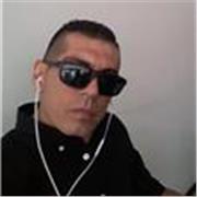 El.docente tiene clases de bachillerato y básica primaria