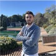 Profesor especializado en la enseñanza de lengua y literatura. Especialista en pedagogía y en psicología del aprendizaje