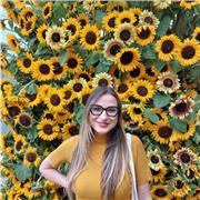 Laureata in lingue straniere ed insegnante di inglese offre lezioni di conversazione e grammatica ingles e preparazione Cambridge
