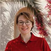 Qualifizierter Englischlehrer mit über 10 Jahren internationaler Erfahrung im Online-Unterricht.