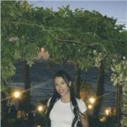 Maestra titulada en magisterio infantil y primaria con mención en inglés y educación especial, me encanta la educación y enseñar.