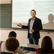 Profesor de Marketing Digital con más de 12 años de experiencia, dirigido a estudiantes, emprendedores, profesionales y empresas