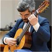 Salve ,mi chiamo Antonio Palumbo sono chitarrista e insegnante di chitarra con diversi anni di esperienza