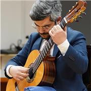 Salve ,mi chiamo Antonio Palumbo sono chitarrista e insegnante di chitarra con diversi anni di esperienza