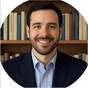 Native Italian TESOL-certified trainer specializing in English and Italian. With professional background in treasury and sales.