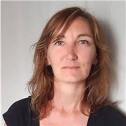 « Bonne culture générale (10 ans en tant que bibliothécaire), connaissance du milieu scolaire (7 ans en qualité de professeur documentaliste), techniques d’enseignement multimodales (formation en e-learning). »