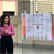 Insegnante di lettere, impartisce lezioni di italiano-storia-latino per ragazzi delle scuole medie e superiori