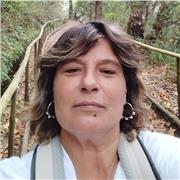 Soy una persona trabajadora, responsable, proactiva, resolutiva. Me involucro en que el alumno consiga su objetivo. Aprobar o mejorar la materia empartida.