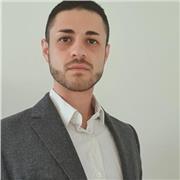 Specializzato in lingue e tradutione impartisce lezioni di lingua inglese, tedesca e cinese