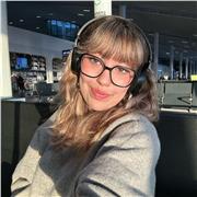 Amante de los idiomas y de la enseñanza con altos conocimientos de Francia y su historia y lengua.