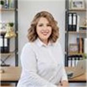 Arquitecta Senior y especialista BIM con 18 años de experiencia, ofreciendo mentoría técnica y optimización de portafolios para es