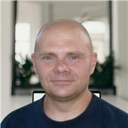 Deutschlehrer für Studenten zwischen A1 bis A2. B1 nicht.