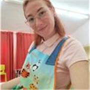 Maestra titulada, especializada en Educación Especial y Trastornos del Lenguaje.
Refuerzo personalizado para alumnos de 1º a 3º de