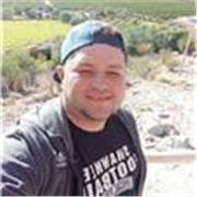 Ingeniero de petróleo de profesión, capaz de solucionar cualquier operación matemática, física o química. Con experiencia en la.enseñanza de jóvenes y niños