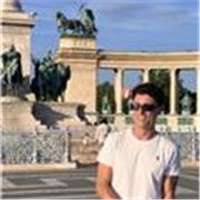 Entrenador de fútbol especializado en clases para niños en formato online o presencial